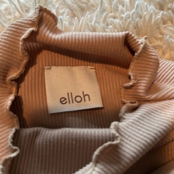 Elloh Scalloped Edge Mock Turtleneck, NWOT, size M. - Picture 3 of 4